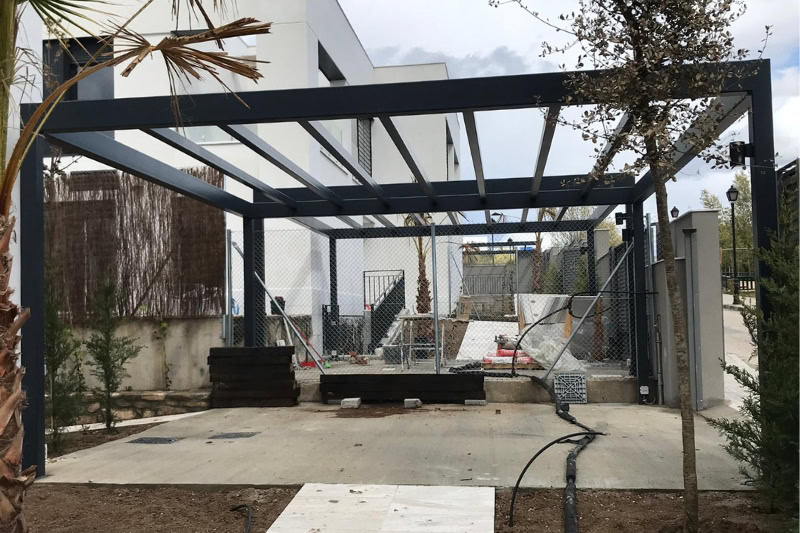 instalar una pérgola en verano