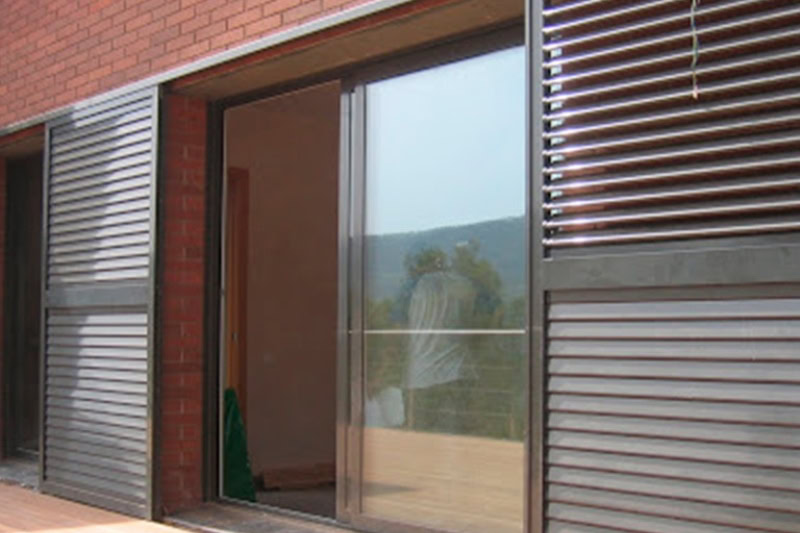 instalar rejas en las ventanas y balcones